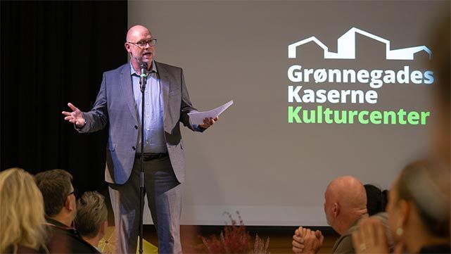 Direktør Kasper Bæk fra AL Sydbank Fonden holder tale
